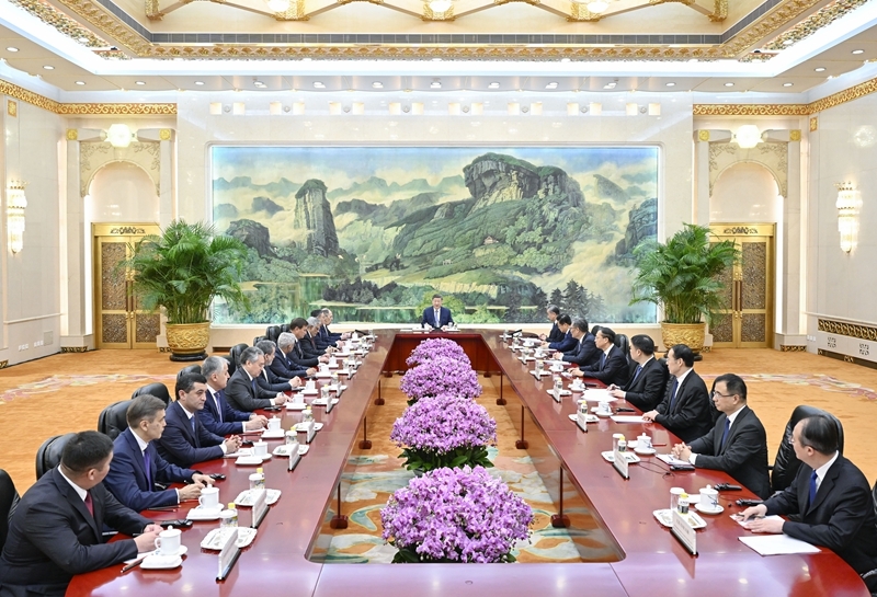 习集体会见上海合作组